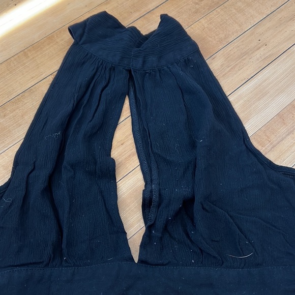 Black Cropped Top - Picture 2 of 3